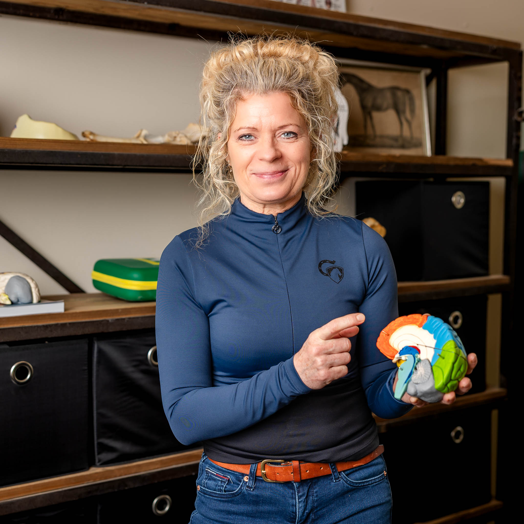 Maja Guldborg with brain anatomy model